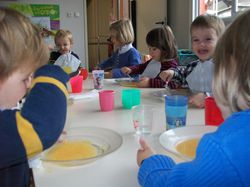 école ste anne feugarolles cuisine maternelle nov 2012 029