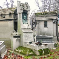 tombe-victor-rose-cimetierre-batignoles.jpg