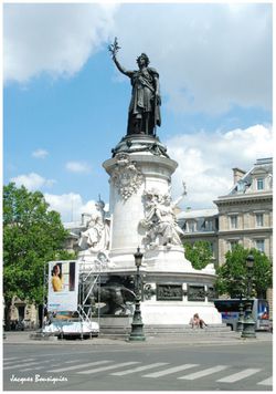 Paris Place de la République 1