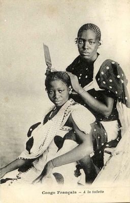 kongo-peigne-femmes-toilette