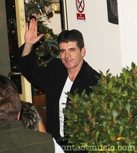 simon_cowell_3139925.jpg