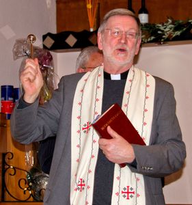EtnaEroeffnung 05 Segnung Pfrarrer Borawski 1