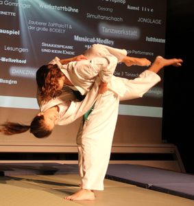 NachtTalente-01-11-Jujutsu-Cosima-Guttler-Patrizia-Seitz-3.jpg