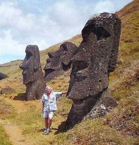 2001-Les-MOAI-de-HOTU-ITI-GEORGES-copie-1.jpg