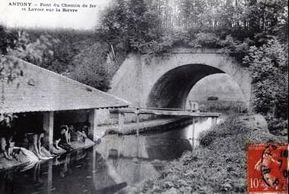 Pont-du-Chemin-de-Fer-a-Antony-et-lavoir-3.jpg