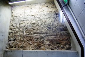 IMGP7644-Mur-Forum-entree-parking.jpg