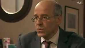 Banquier-Schmidt-au-rapport.jpg