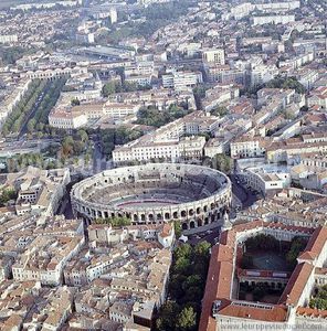 nimes arenes