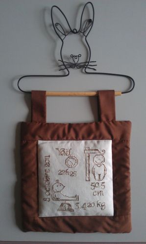 cadeau-de-naissance-brode-par-cecilia.jpg