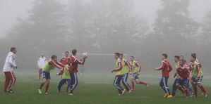 BayernMuenchenII Aufwaermtraining 09 Handball 1