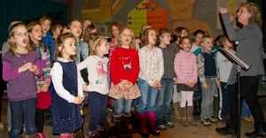 Weihnachtskonzert2012SMSV-03-Kinderchor-04.jpg
