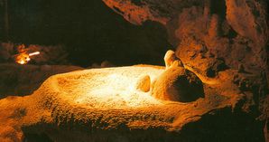 grotte d'Azé (ossuaire ours) Bourgogne0001