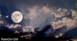 Ciel-nuages-rayons-pleine-lune-RG-GM-signe.jpg