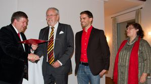 willybrandtmedaille 01 Uebergabe 1