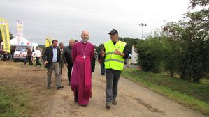 01-Gilles avec Mgr Centène évêque de Vannes