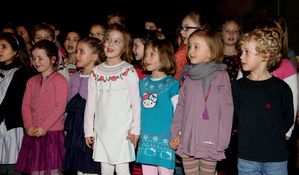 weihnachtsschuelerkonzert 01 Kinderchor To chimona 05