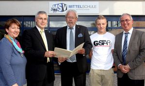MittelschuleUrkunde1-Kopie-1.jpg