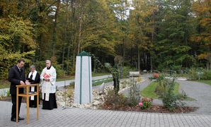 WaldfriedhofLebensflussSegnung Buergermeister Juer-Kopie-2