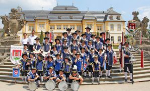 LaufadPegnitzSpielmannszugSchulen-1.JPG