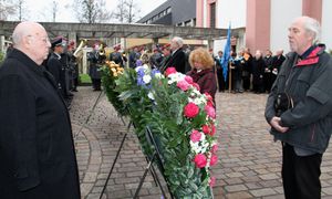 Volkstrauertag 01 Kranzniederlegung 1