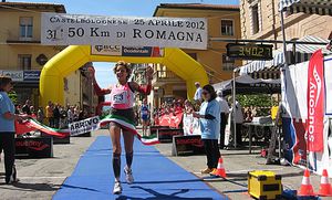 Lara Mustat taglia il traguardo alla 50 km di Romagna 2012