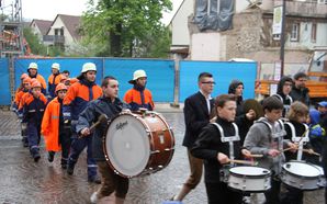 Maibaumaufstellung 02