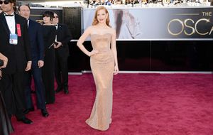 Oscars-2013--Jessica-Chastain-Dishes-On-Her-Armani-Prive-Dr.jpg