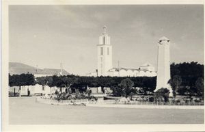 1952 l glise et le monument aux morts