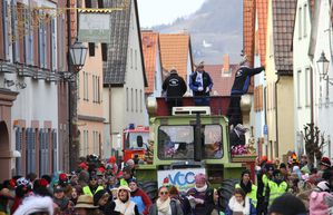 rosenmontagszugVHH 14 VCC Praesidiumswagen 1