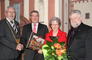 Nje-01-Ehrung-Mennig-01.jpg