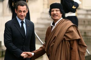 Kadhafi et Sarkozy à Paris