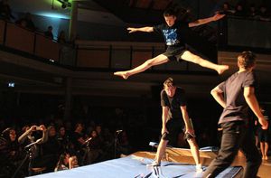 NachtTalente 01 04 FlyingKids DJK Wue 03