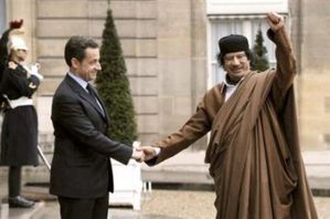 27822-kadhafi-sarko-1-bWF4LTQyMHgw.jpg