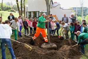 BaumpflanzungGrundschule-03.jpg