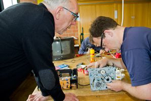 Caferepair 01 Greb Peter Videorecorder Jan Kuehn 2