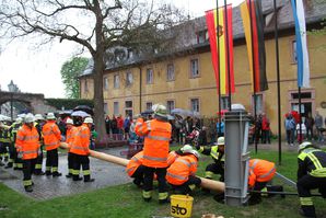 Maibaumaufstellung 09