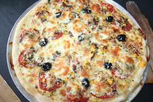 Pizza-maqu-tom-mais-coriand-mozza-creme-curry-10-10-003.jpg