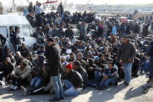 immigration-clandestins-tunisiens-sur-l-ile-italienne-de-la