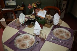 Dressage-de-table-violine-et-vieux-rose.jpg