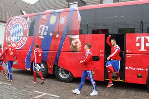 BayernMuenchenII Aufwaermtraining 04