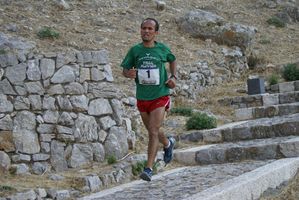 Abdelkrim Boumalik a Terravecchia (Caltavuturo, 2^ tappa Ecotrail della Luna 2012) - Foto di Maurizio Crispi