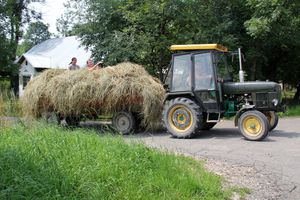 photo tracteur polonaos sanok en pologne.jpg