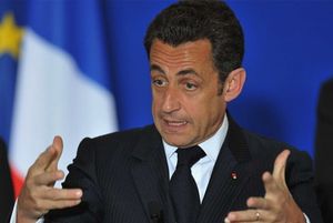 nicolas-sarkozy-epaules.jpg