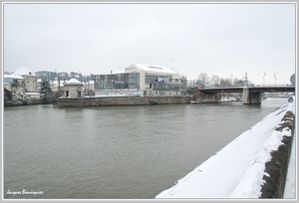 Creil oise pont piscine