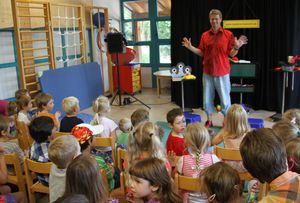 kinderfestkuratie 01 mitmachzauberer matzelli alia-Kopie-1
