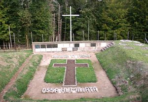 Mur-du-souvenir-Struthof.jpg