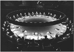 dr-strangelove-war-room.jpg