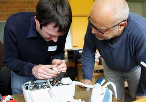 Caferepair 06 Schneider Dirk DampfBuegeleisen Daniel Schiel