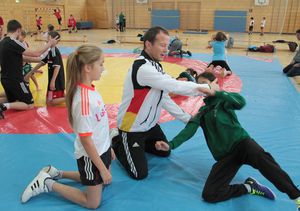 Showtraining 03 Ringen Leipold 3 mit Schuelerin Pa-Kopie-4