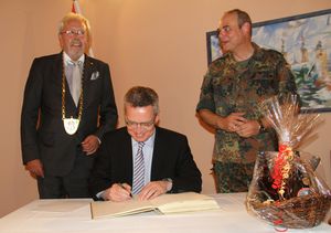 BesuchMaiziere 01 Goldenes Buch 21